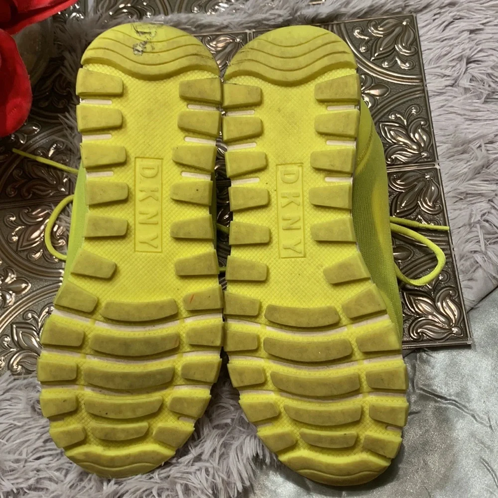 🌹DKNY • Fashion Sporty Mesh Vibrant Yellow Athletic Sneakers •